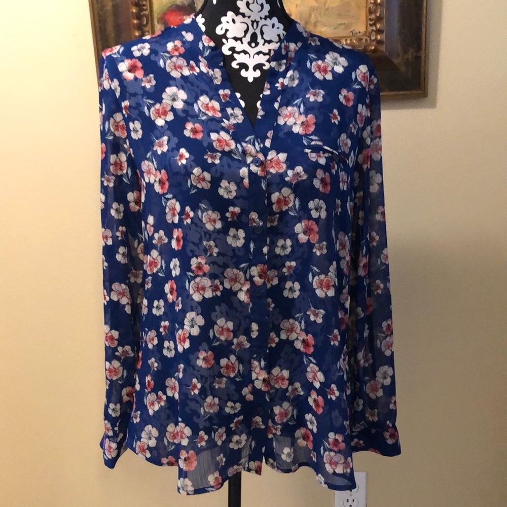 🌺 Kut floral semi-sheer long-sleeved button down blouse, rollup & button